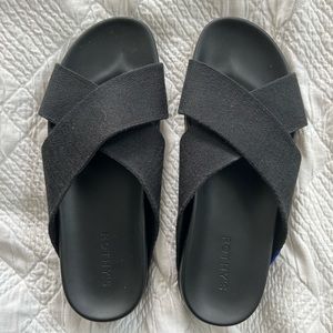 Rothy’s Black Weekend Slide 9.5 Black